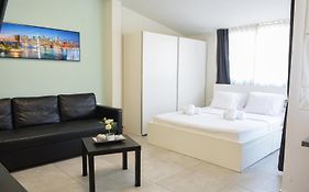 Skg Central Deluxe Studios